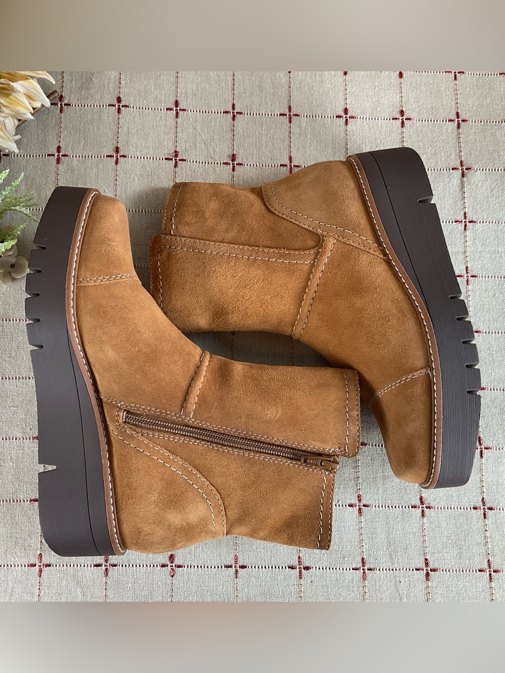 Naturalizer “Wylie” Tawny Brown Suede Wedge Platform Ankle Boots Size 6.5 - Picture 6 of 7
